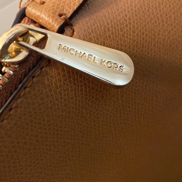 Authenticated Michael Kors Cindy Dome Satchel - Picture 10 of 15